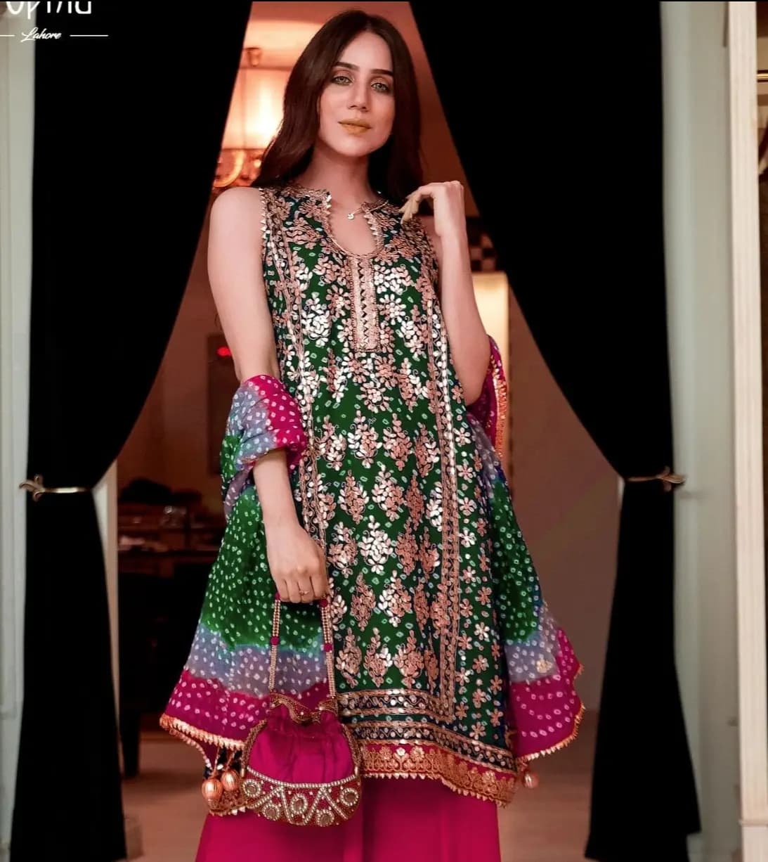 Chuniri Aree & Gotta Work 2Pc Collection